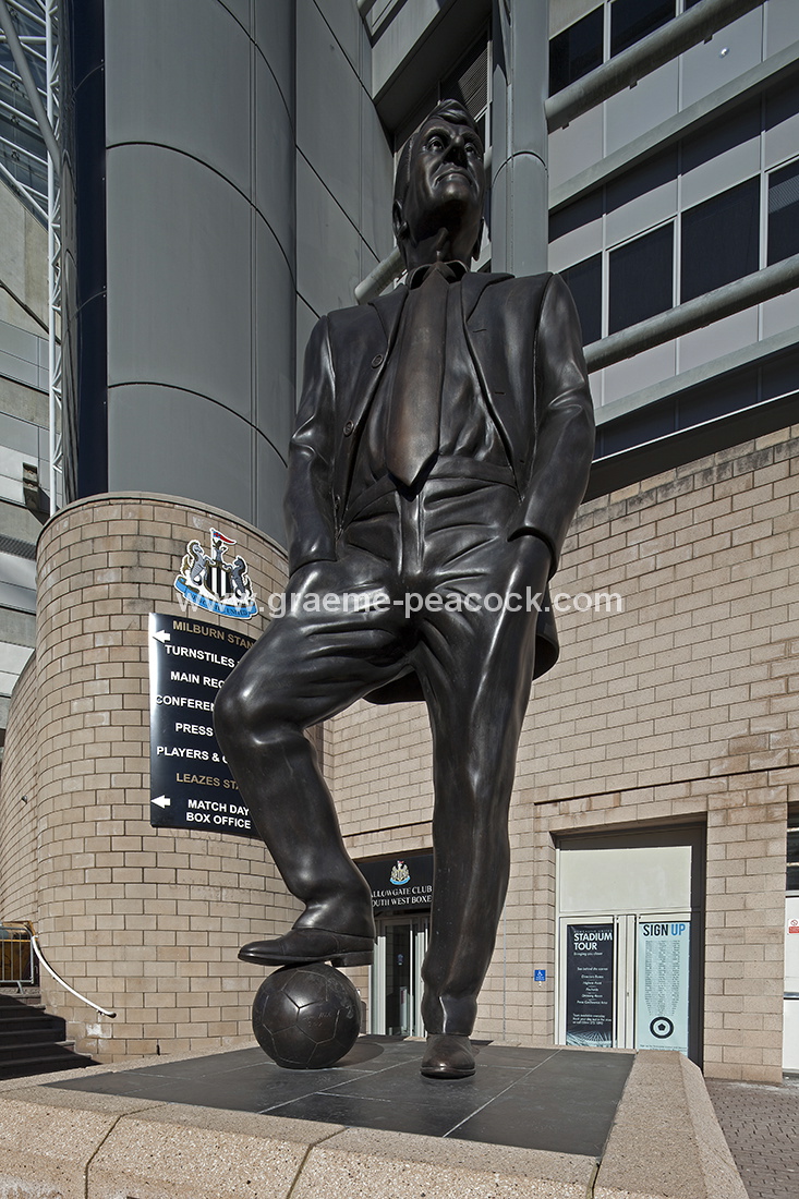 Sir Bobby Robson statue, St James' Park football stadium, Newcastle upon Tyne, Tyne & Wear