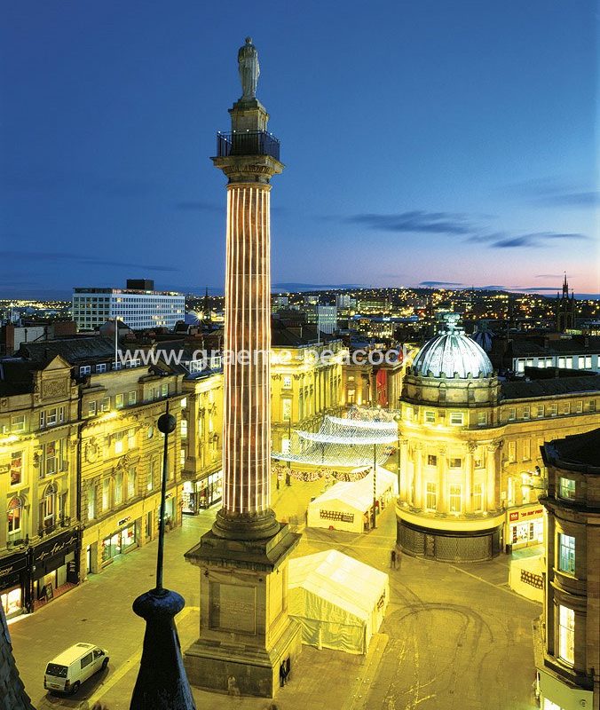 Grey's Monument at Christmas