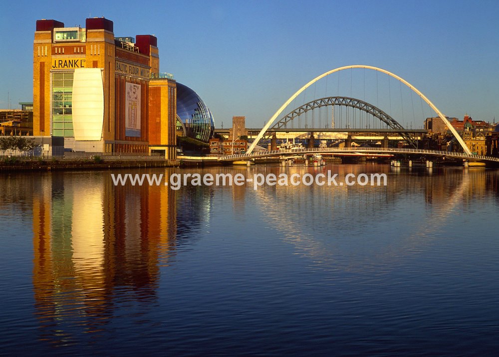 Gateshead Millennium Bridge & The Baltic