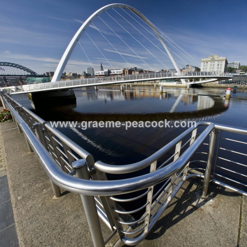 Gateshead Millennium Bridge, Gateshead Quayside