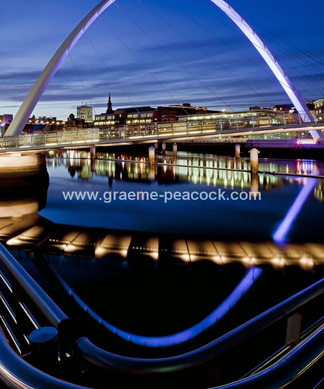 Gateshead Millennium Bridge, Newcastle upon Tyne, Tyne and Wear