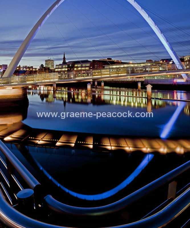Gateshead Millennium Bridge, Newcastle upon Tyne, Tyne and Wear
