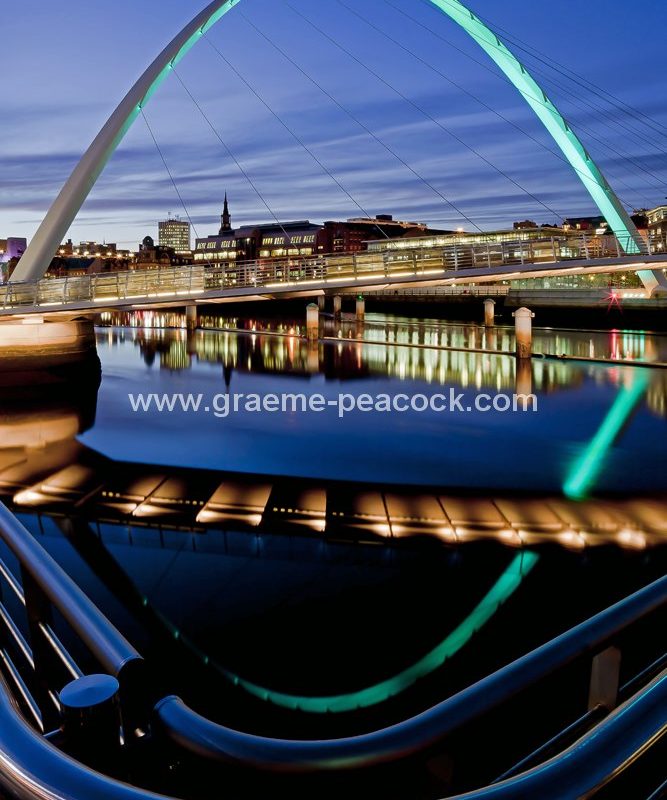 Gateshead Millennium Bridge, Newcastle upon Tyne, Tyne and Wear